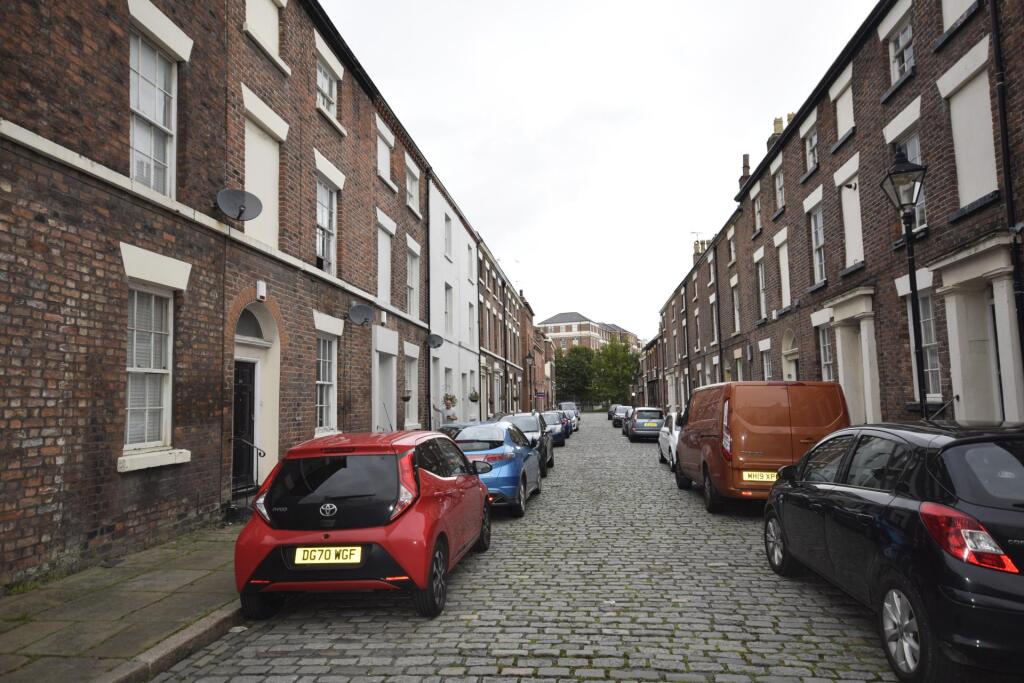 5 bed Detached for rent in Liverpool. From Rooms4u - Liverpool