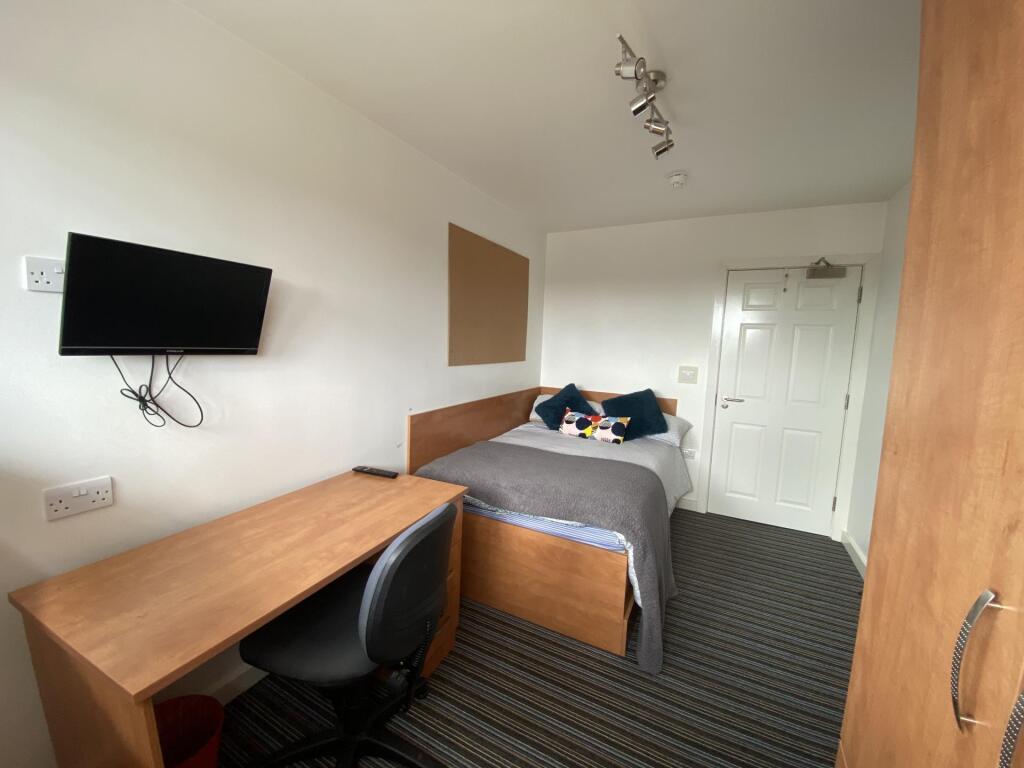 4 bed 1st Floor Flat for rent in Liverpool. From Rooms4u - Liverpool