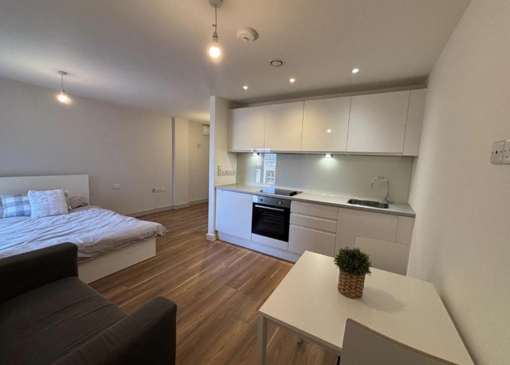 1 bed Detached for rent in Liverpool. From Rooms4u - Liverpool