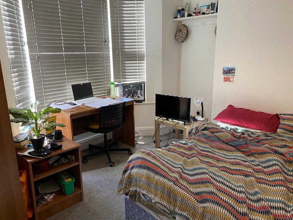 3 bed Mid Terraced House for rent in Liverpool. From Rooms4u - Liverpool