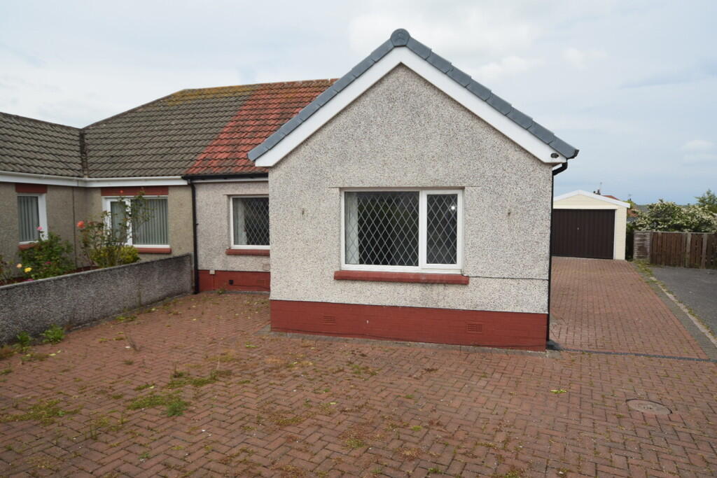 2 bed Semi-detached bungalow for rent in Barrow-in-Furness. From Ross Estate Agencies - Barrow In Furness