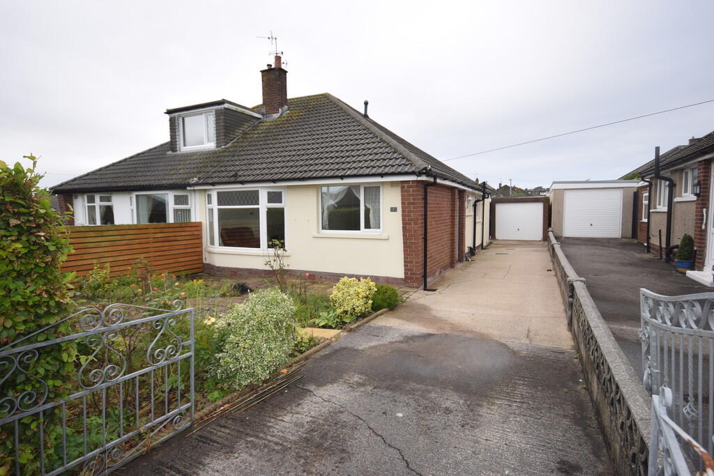 2 bed Semi-detached bungalow for rent in Barrow-in-Furness. From Ross Estate Agencies - Barrow In Furness