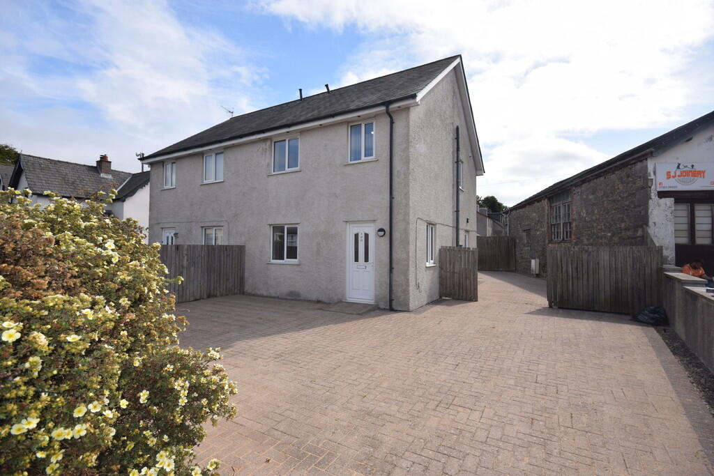 3 bed Semi Detached for rent in Dalton-in-Furness. From Ross Estate Agencies - Barrow In Furness