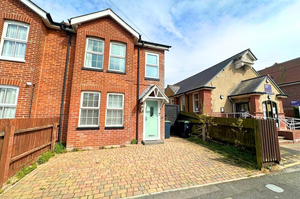 1 bed 1st Floor Flat for rent in Hinton. From Ross Nicholas & Co - Highcliffe