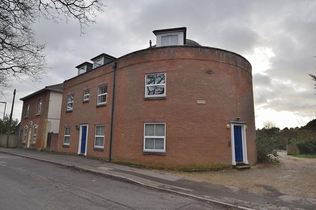 2 bed 1st Floor Flat for rent in Hordle. From Ross Nicholas & Co - New Milton