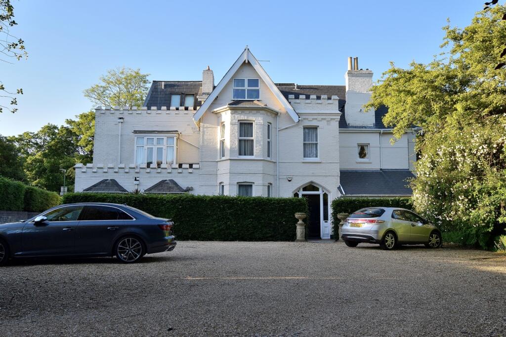 2 bed 1st Floor Flat for rent in Bournemouth. From Ross Nicholas & Co - New Milton 2 bed 1st Floor Flat for rent in Bournemouth. From Ross Nicholas & Co - New Milton