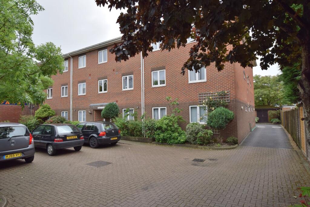 1 bed 1st Floor Flat for rent in New Milton. From Ross Nicholas & Co - New Milton