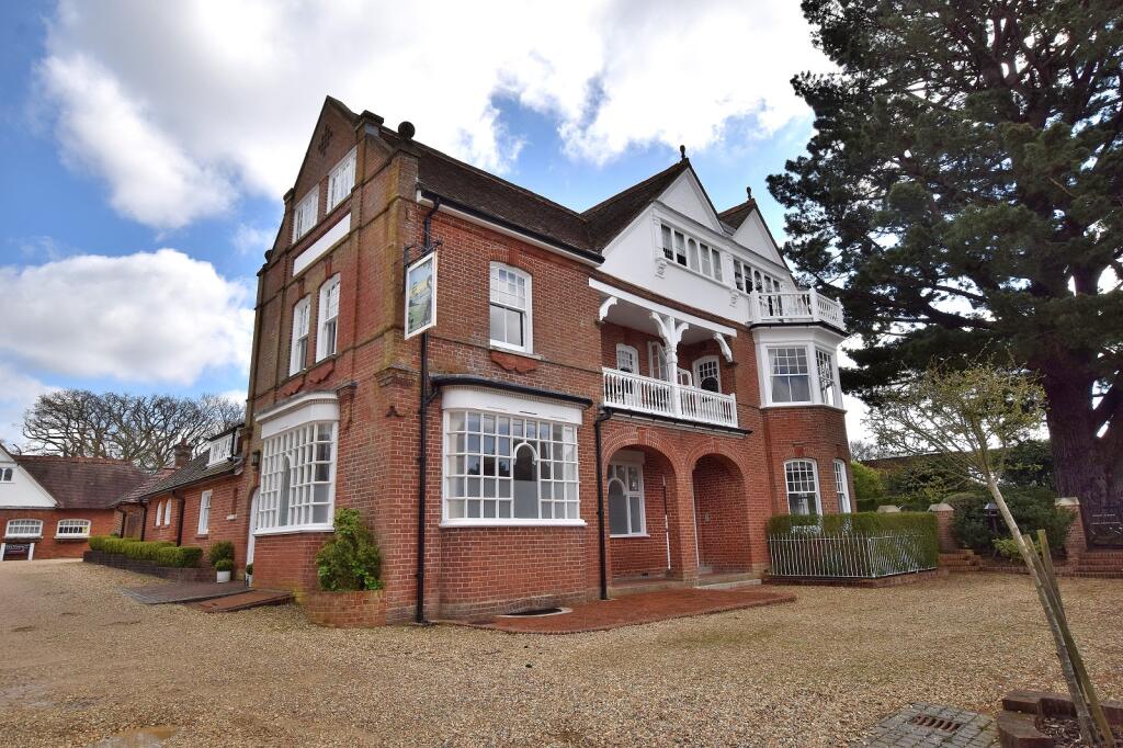1 bed 1st Floor Flat for rent in Sway. From Ross Nicholas & Co - New Milton