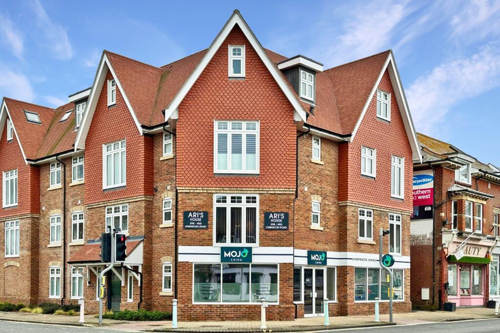 2 bed 1st Floor Flat for rent in Hinton. From Ross Nicholas & Co - New Milton