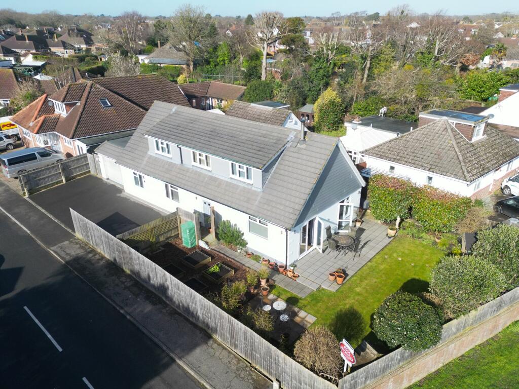 4 bed Detached for rent in Hordle. From Ross Nicholas & Co - New Milton 4 bed Detached for rent in Hordle. From Ross Nicholas & Co - New Milton