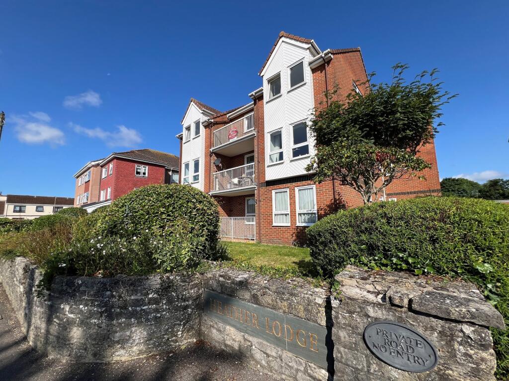 2 bed 1st Floor Flat for rent in New Milton. From Ross Nicholas & Co - New Milton