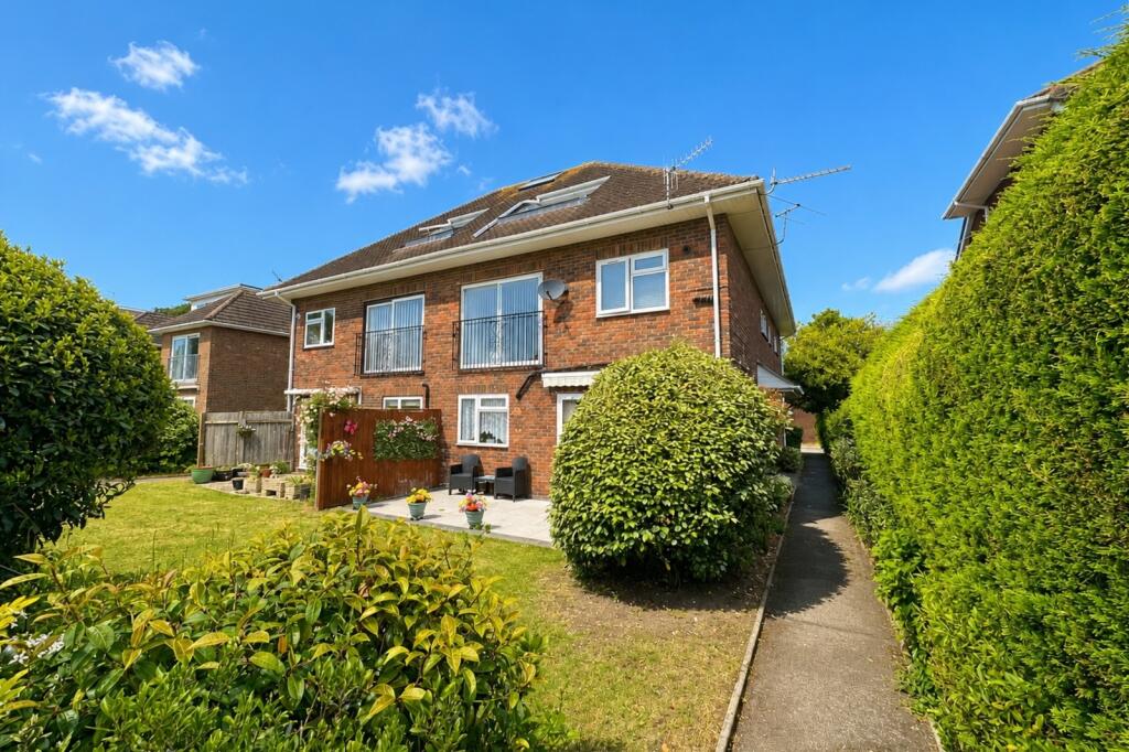 2 bed 1st Floor Flat for rent in Hinton. From Ross Nicholas & Co - New Milton