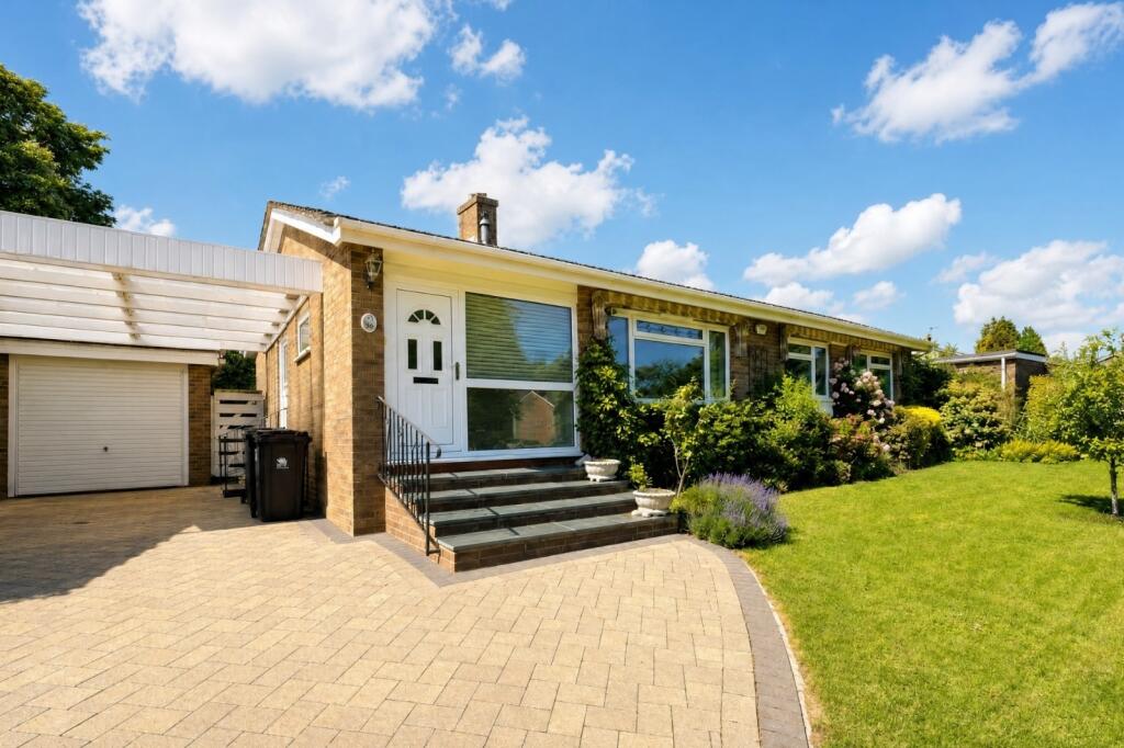 3 bed Detached bungalow for rent in Hinton. From Ross Nicholas & Co - New Milton 3 bed Detached bungalow for rent in Hinton. From Ross Nicholas & Co - New Milton