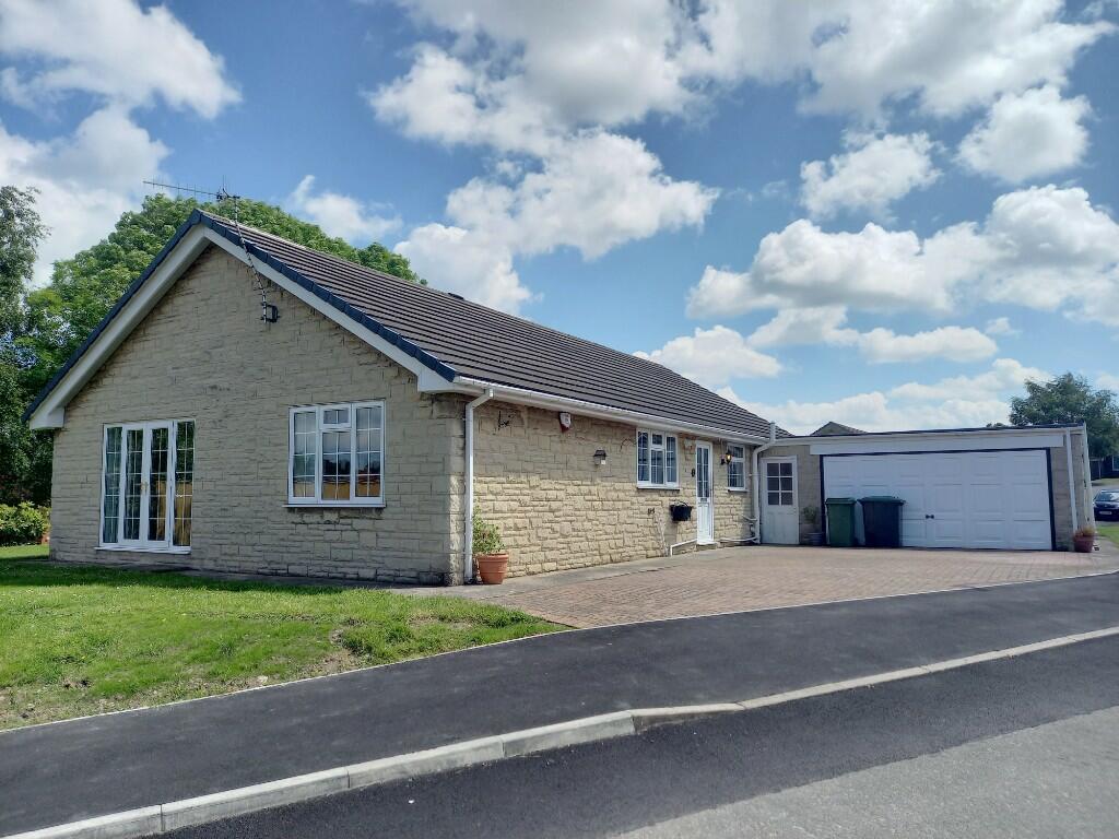 3 bed Detached bungalow for rent in Upper Newbold. From Roy Peters - Chesterfield