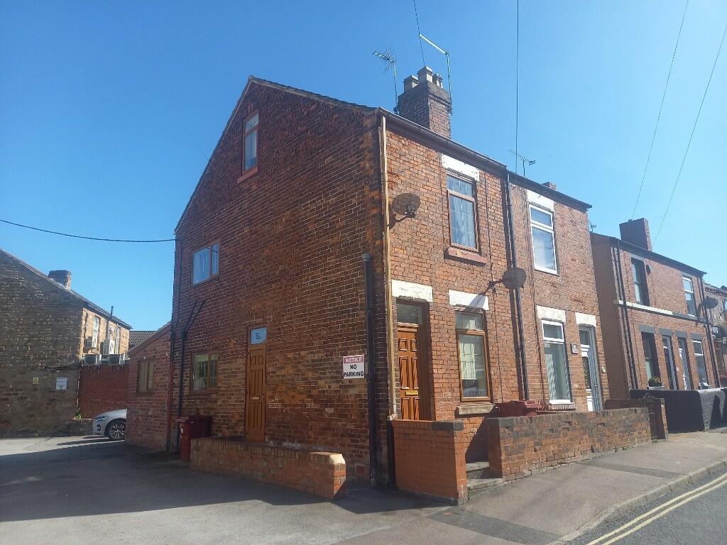 1 bed 1st Floor Flat for rent in Spinkhill. From Roy Peters - Chesterfield