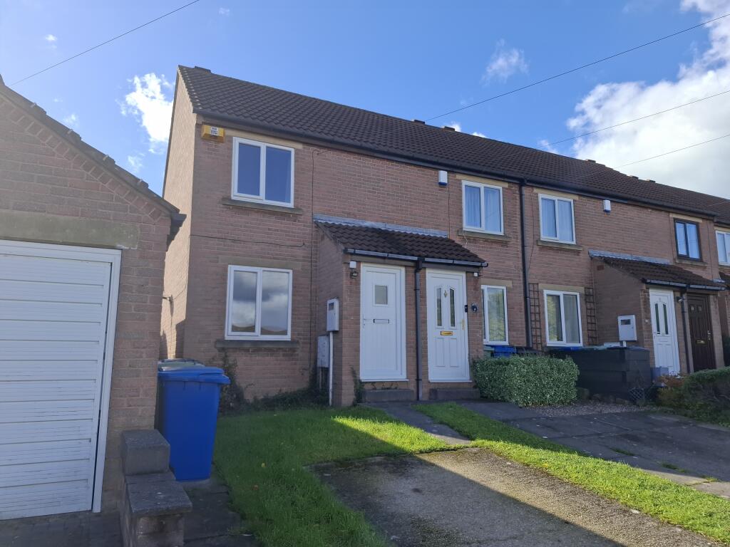 2 bed Town House for rent in Upper Newbold. From Roy Peters - Chesterfield