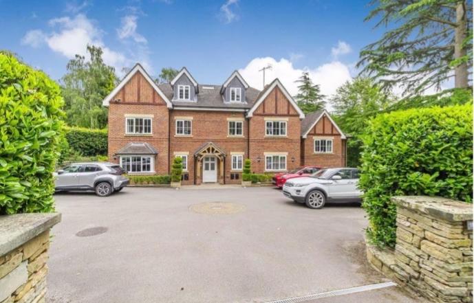 2 bed Penthouse for rent in Chesterfield. From Roy Peters - Chesterfield 2 bed Penthouse for rent in Chesterfield. From Roy Peters - Chesterfield