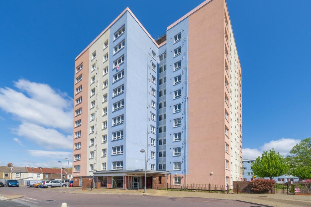 2 bed Apartment for rent in Gosport. From RPS Estate & Letting Agents - Lee on the Solent
