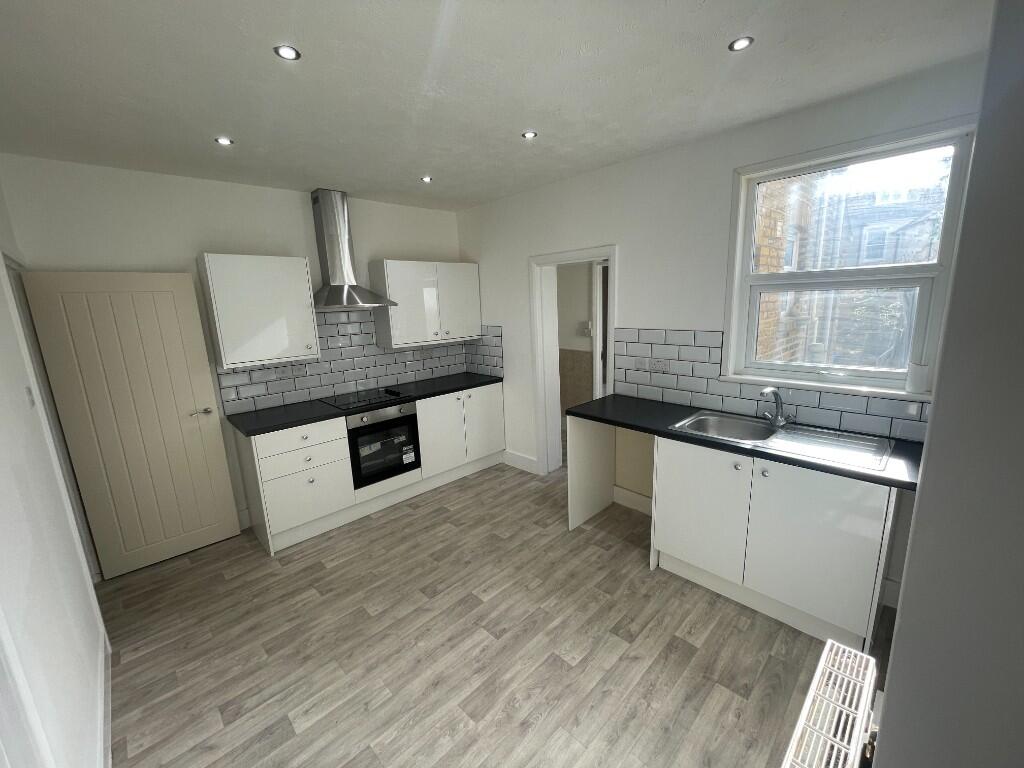 3 bed Mid Terraced House for rent in Queenborough. From Rule & Rule Estate Agents - Sheerness