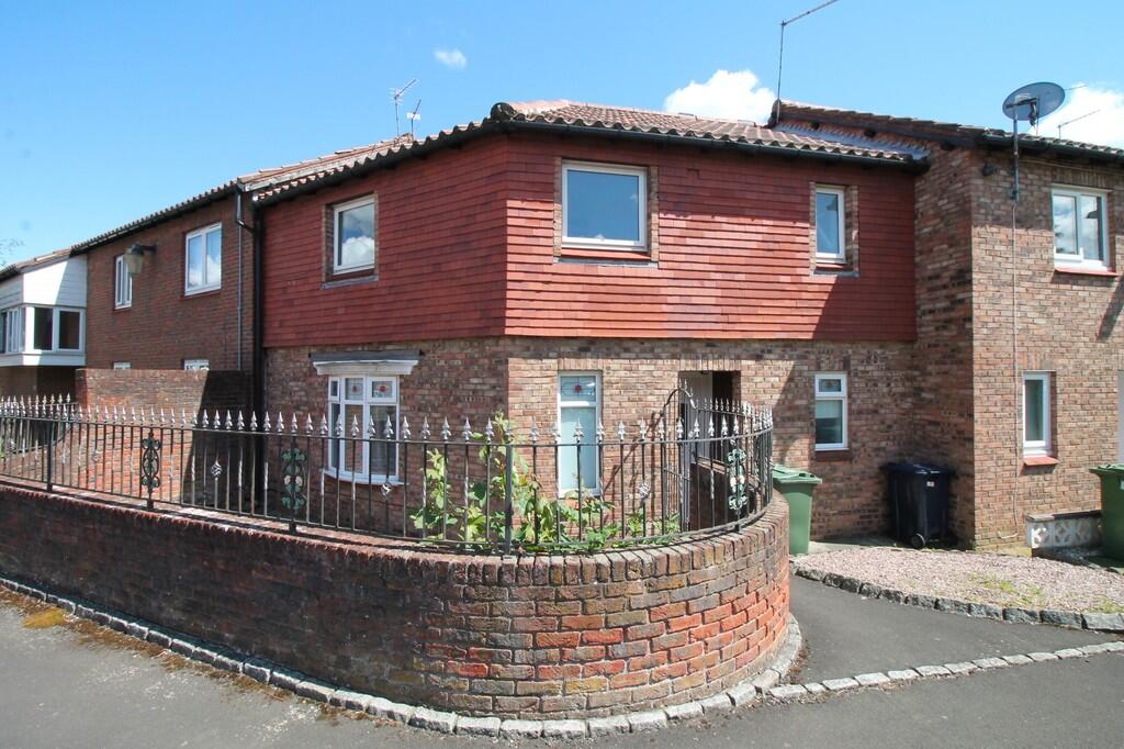 4 bed Mid Terraced House for rent in Washington. From Safe & Secure Properties - Houghton Le Spring 4 bed Mid Terraced House for rent in Washington. From Safe & Secure Properties - Houghton Le Spring