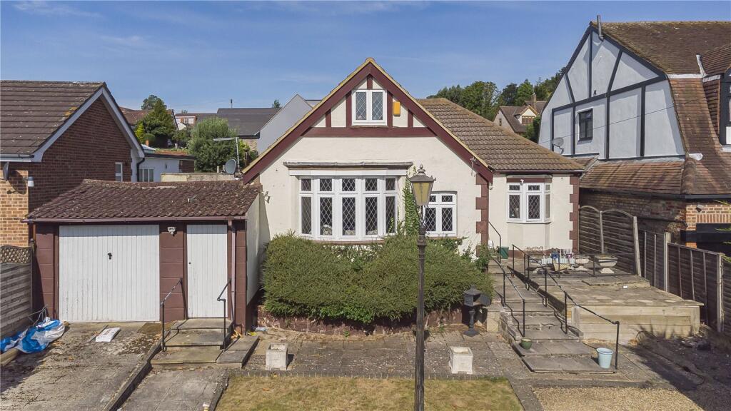 4 bed Bungalow for rent in Cuffley. From Sageward Residential Lettings - Hertford