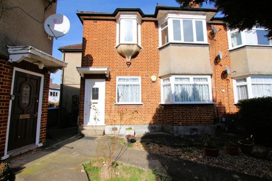 3 bed Annexe for rent in Kenton. From Salter McGuinness - Harrow