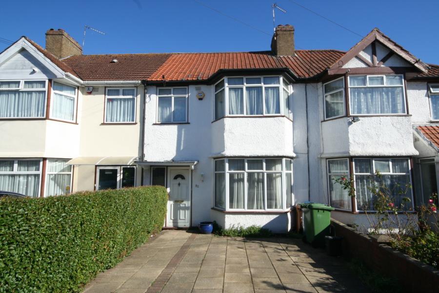 3 bed Mid Terraced House for rent in Kenton. From Salter McGuinness - Harrow