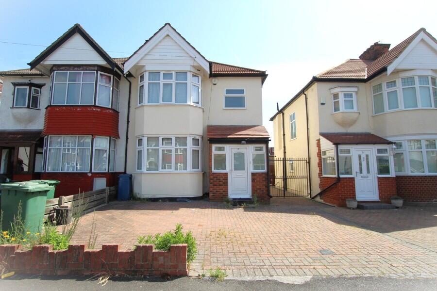 3 bed Semi Detached for rent in Kenton. From Salter McGuinness - Harrow