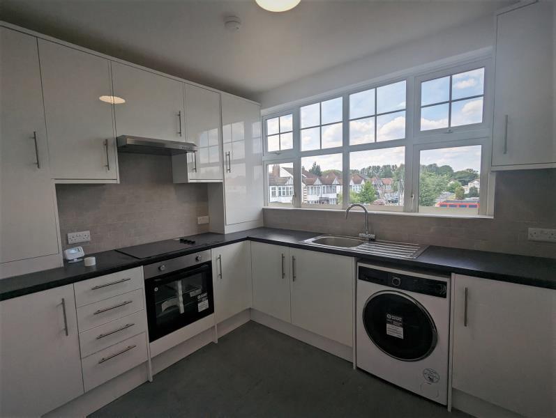 2 bed 1st Floor Flat for rent in Kenton. From Salter McGuinness - Harrow