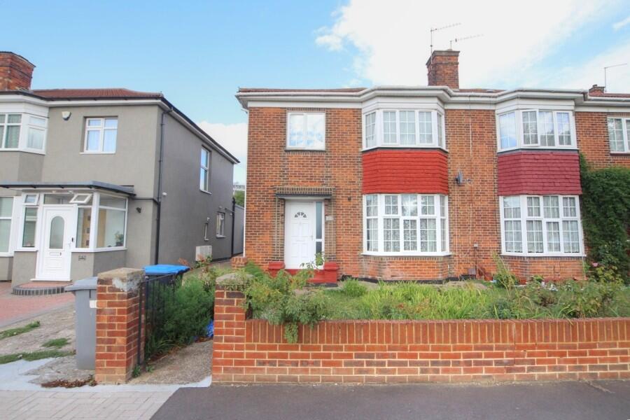 4 bed Semi Detached for rent in Wembley. From Salter McGuinness - Harrow 4 bed Semi Detached for rent in Wembley. From Salter McGuinness - Harrow
