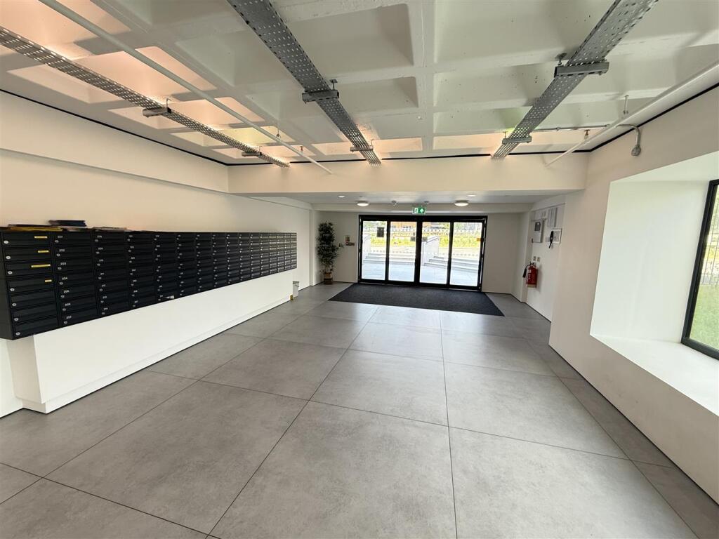 2 bed 1st Floor Flat for rent in West Bromwich. From Samuel & Co - West Bromwich