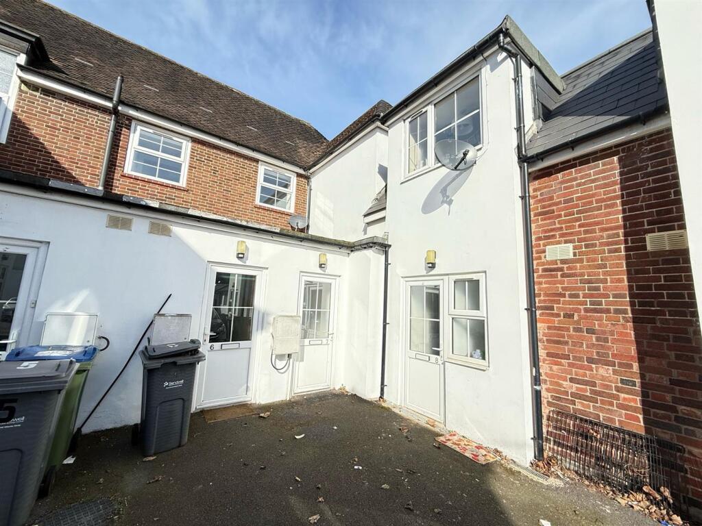 2 bed 1st Floor Flat for rent in Tipton. From Samuel & Co - West Bromwich 2 bed 1st Floor Flat for rent in Tipton. From Samuel & Co - West Bromwich