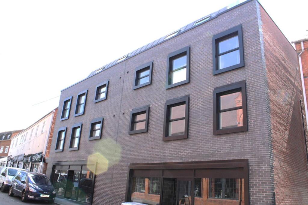 2 bed 1st Floor Flat for rent in Wednesbury. From Samuel & Co - West Bromwich