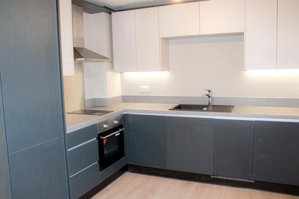 0 bed Studio for rent in West Bromwich. From Samuel & Co - West Bromwich