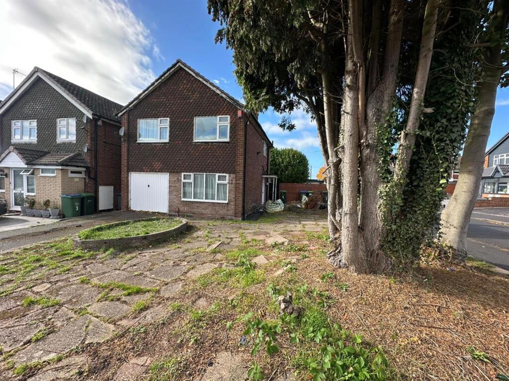 3 bed Detached for rent in West Bromwich. From Samuel & Co - West Bromwich