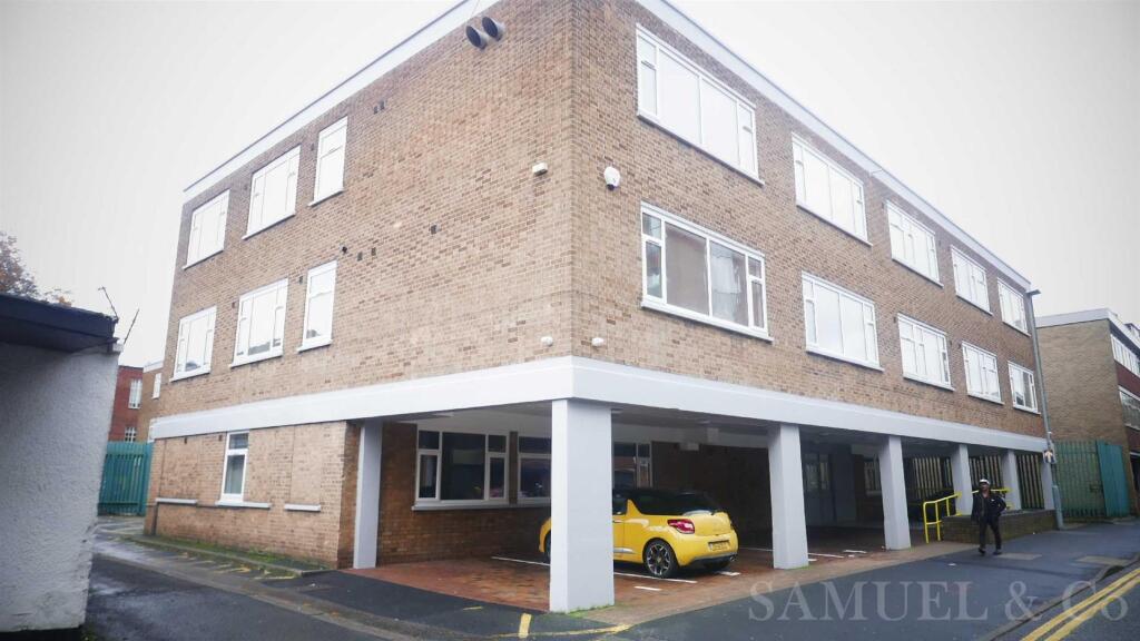 1 bed 1st Floor Flat for rent in West Bromwich. From Samuel & Co - West Bromwich