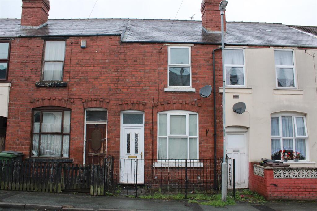 2 bed Mid Terraced House for rent in Lower Penn. From Samuel & Co - West Bromwich