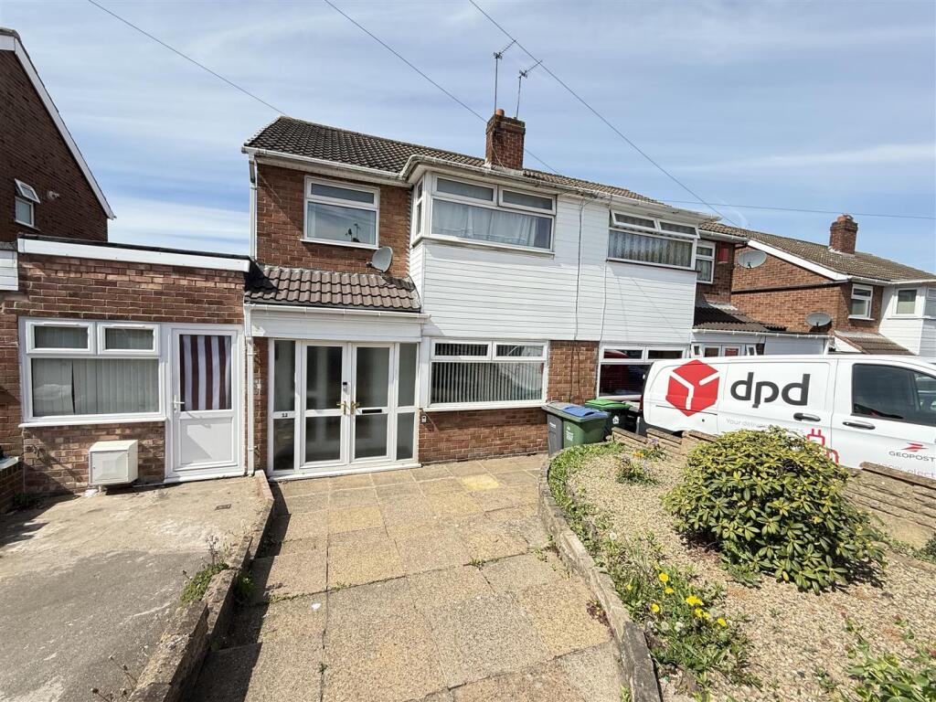 5 bed Detached for rent in West Bromwich. From Samuel & Co - West Bromwich