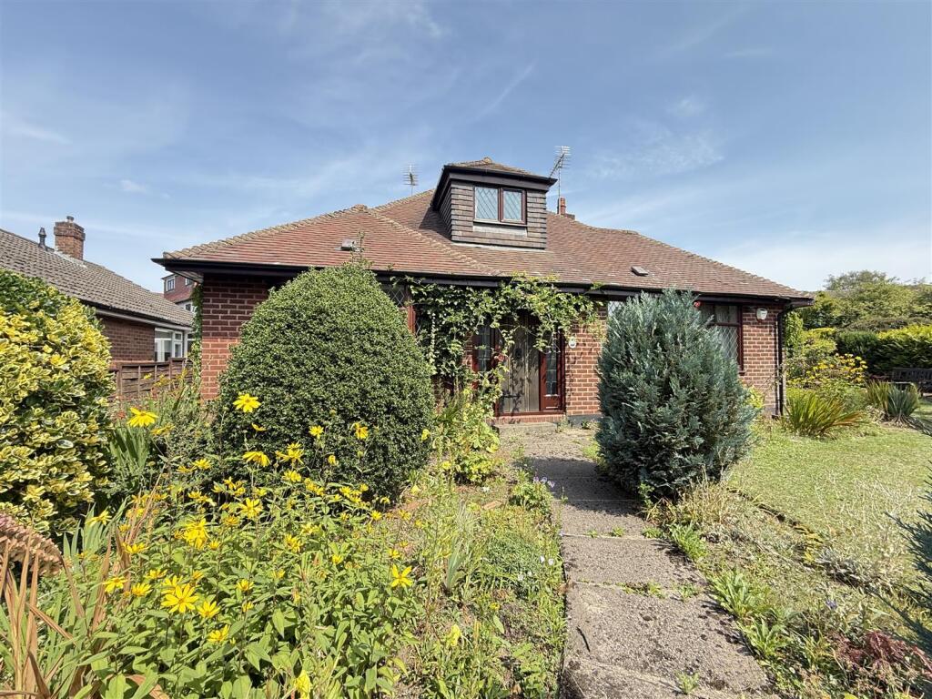 3 bed Detached bungalow for rent in Walsall. From Samuel & Co - West Bromwich 3 bed Detached bungalow for rent in Walsall. From Samuel & Co - West Bromwich