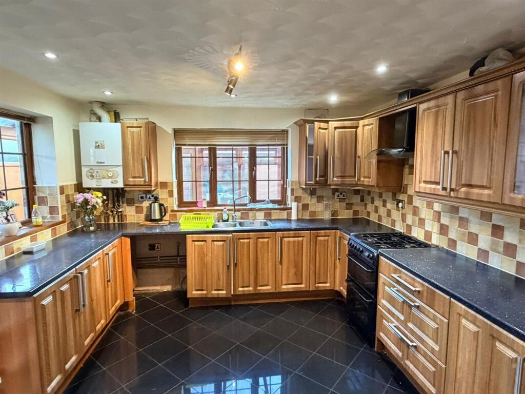 3 bed Mid Terraced House for rent in Tipton. From Samuel & Co - West Bromwich