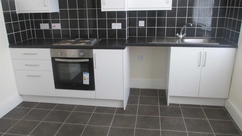 1 bed 1st Floor Flat for rent in Oldbury. From Samuel & Co - West Bromwich