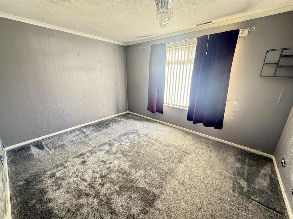 2 bed Detached bungalow for rent in West Bromwich. From Samuel & Co - West Bromwich