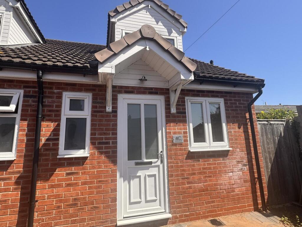 2 bed Semi Detached for rent in Newport. From Samuel & Co - West Bromwich 2 bed Semi Detached for rent in Newport. From Samuel & Co - West Bromwich