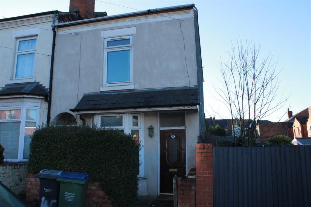 2 bed Mid Terraced House for rent in Smethwick. From Samuel & Co - West Bromwich 2 bed Mid Terraced House for rent in Smethwick. From Samuel & Co - West Bromwich
