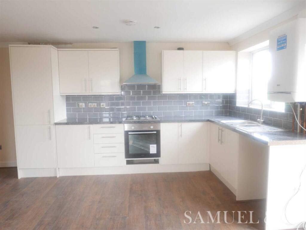 2 bed Apartment for rent in West Bromwich. From Samuel & Co - West Bromwich