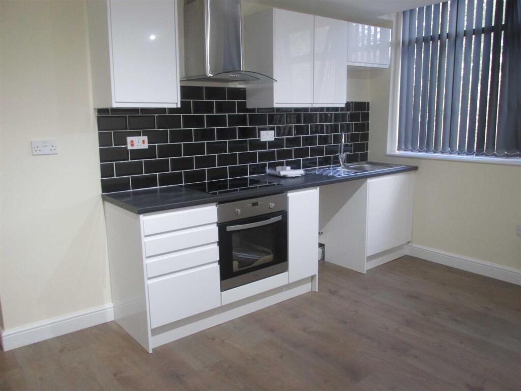 2 bed 1st Floor Flat for rent in Dudley. From Samuel & Co - West Bromwich