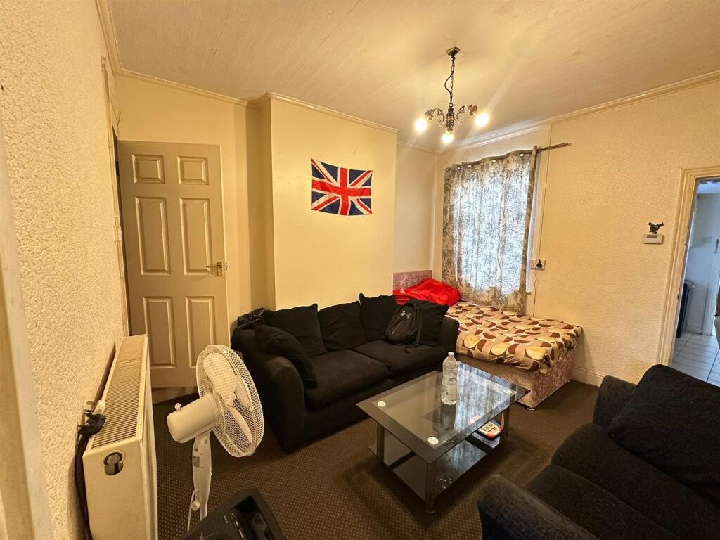 2 bed Mid Terraced House for rent in Smethwick. From Samuel & Co - West Bromwich