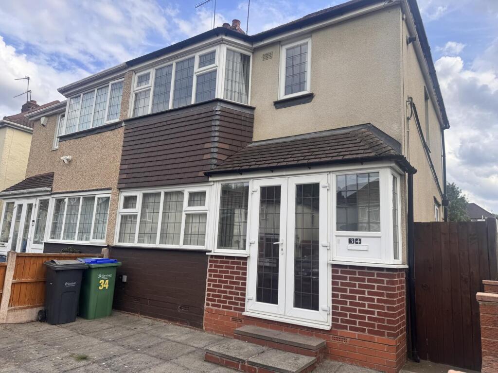 2 bed Detached for rent in Wednesbury. From Samuel & Co - West Bromwich 2 bed Detached for rent in Wednesbury. From Samuel & Co - West Bromwich