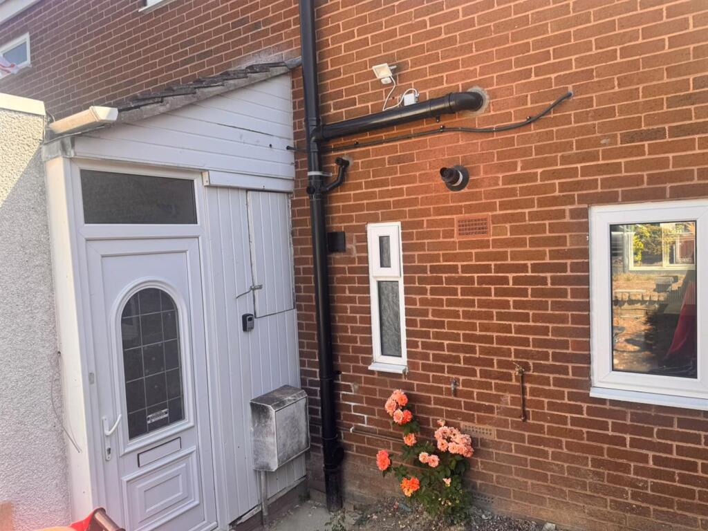5 bed Mid Terraced House for rent in Telford. From Samuel & Co - West Bromwich