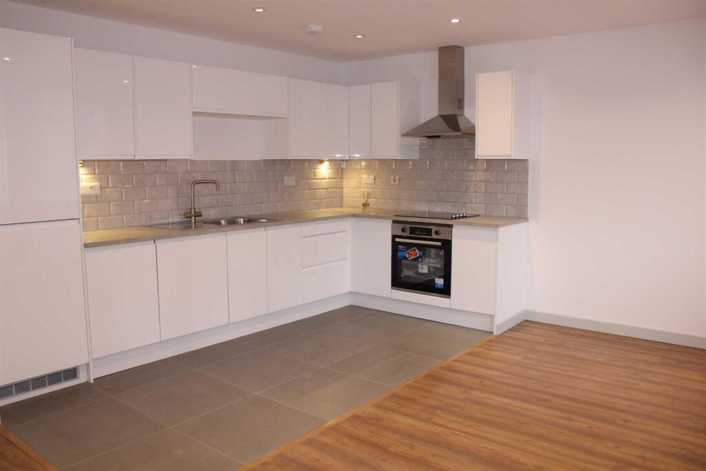 1 bed 1st Floor Flat for rent in Dudley. From Samuel & Co - West Bromwich